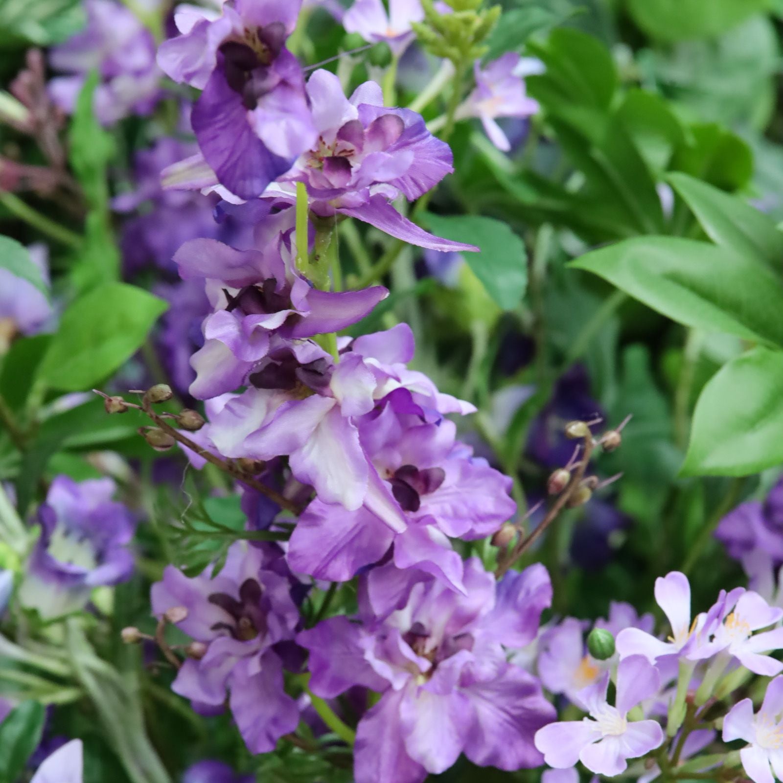 Handgebonden kunstboeket Violet Vienna 85cm